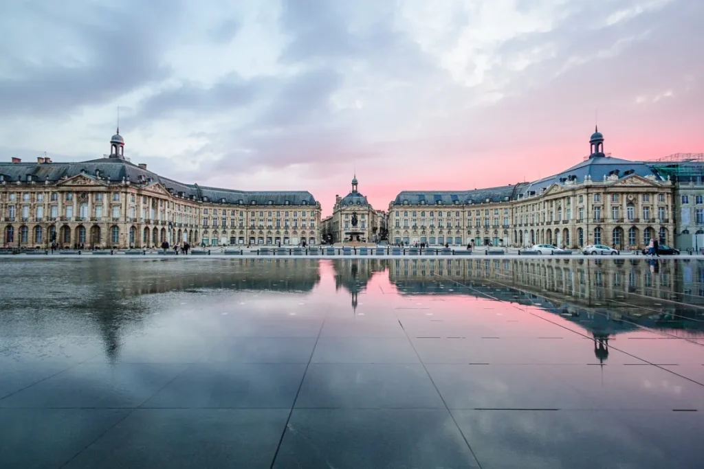 burdeos, francia. Foto de Image by JonathanRieder para Pixabay