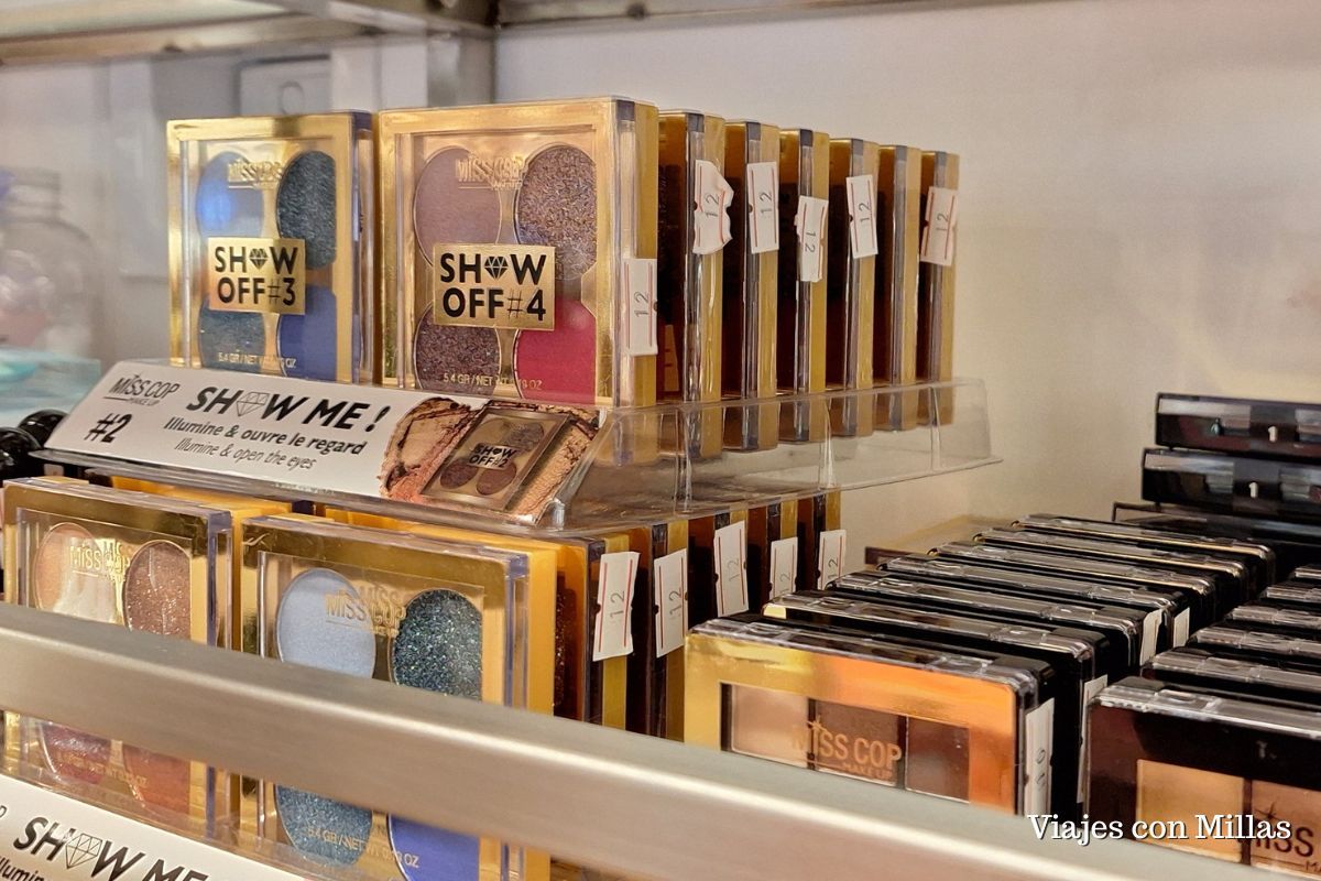 productos de maquillaje a la venta en el buque francisco