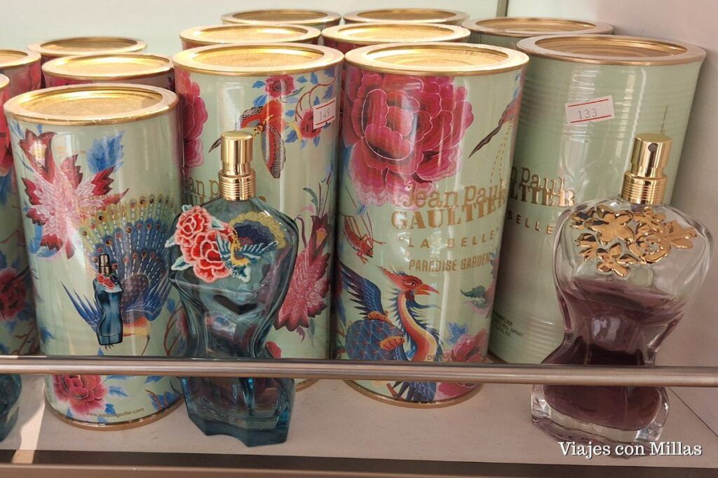 perfumes de Jean Paul Gaultier en el free shop de buquebus